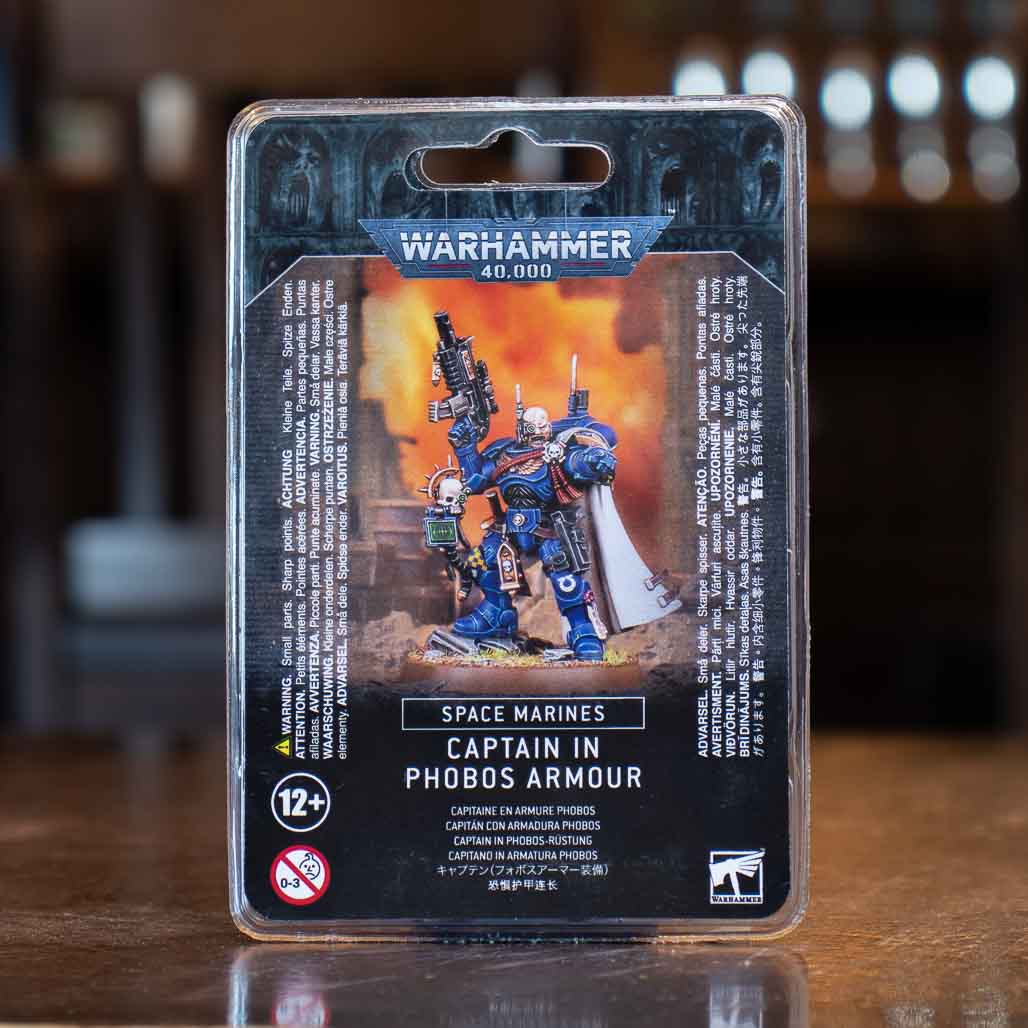 Warhammer 40K - Captain in Phobos Armour