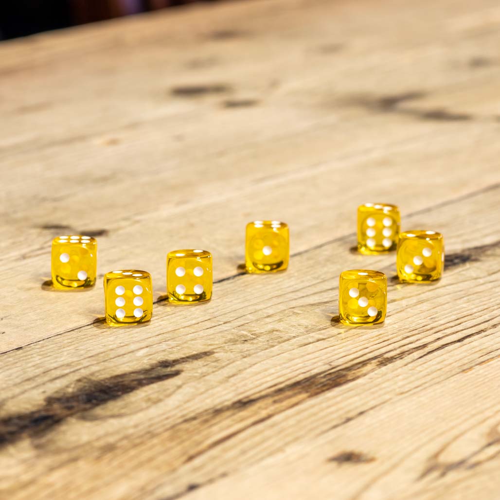 Chessex #23602 - Translucent Yellow / White d6 (12ct)