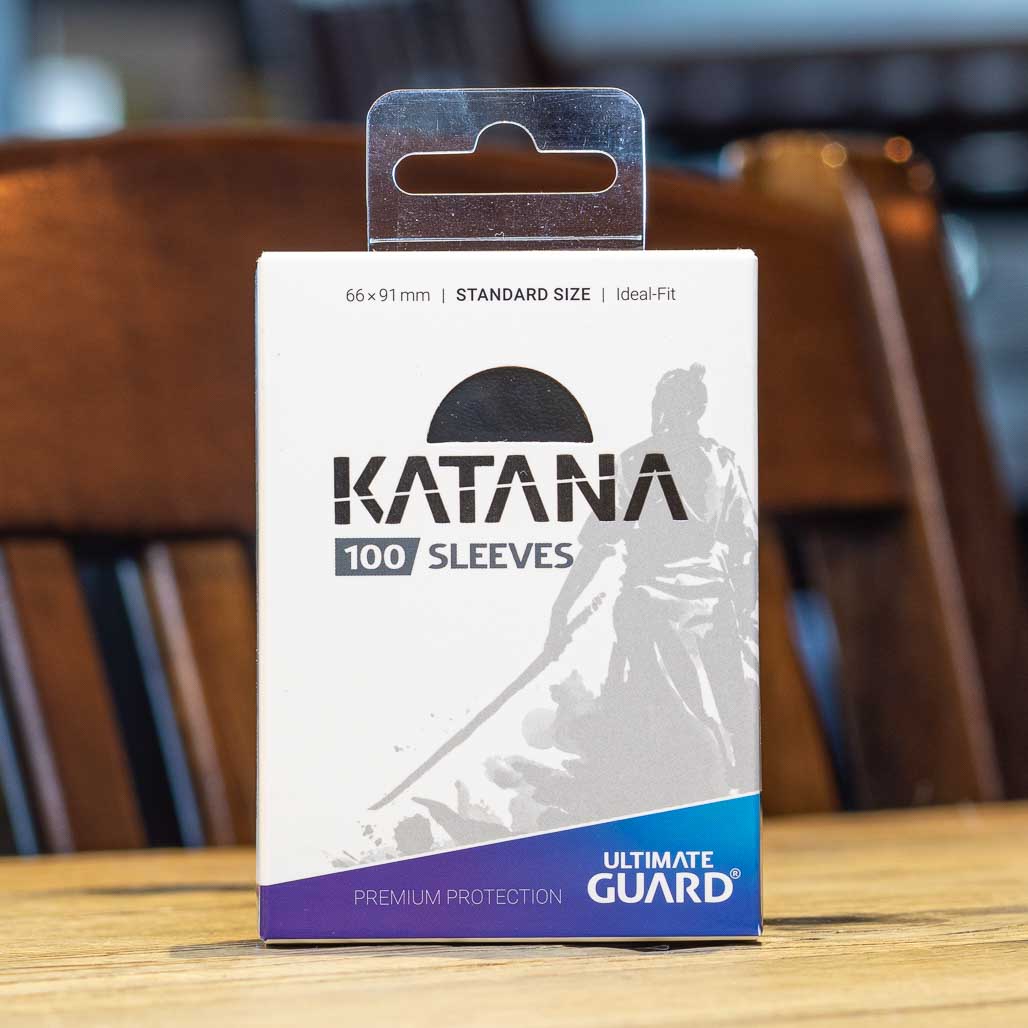 Ultimate Guard: 100ct Katana Sleeves - Black